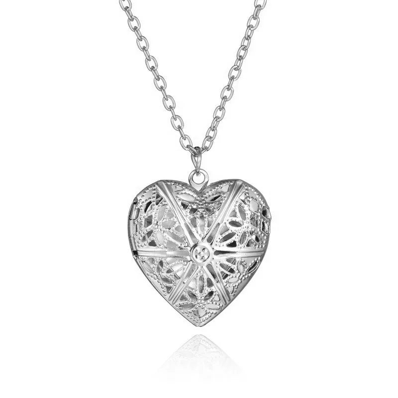 Sweet Peach Heart Love Chain Necklace for Woman Hollow Engraved Opening and Closing Heart Shaped Photo Box Pendant Collar-Dollar Bargains Online Shopping Australia