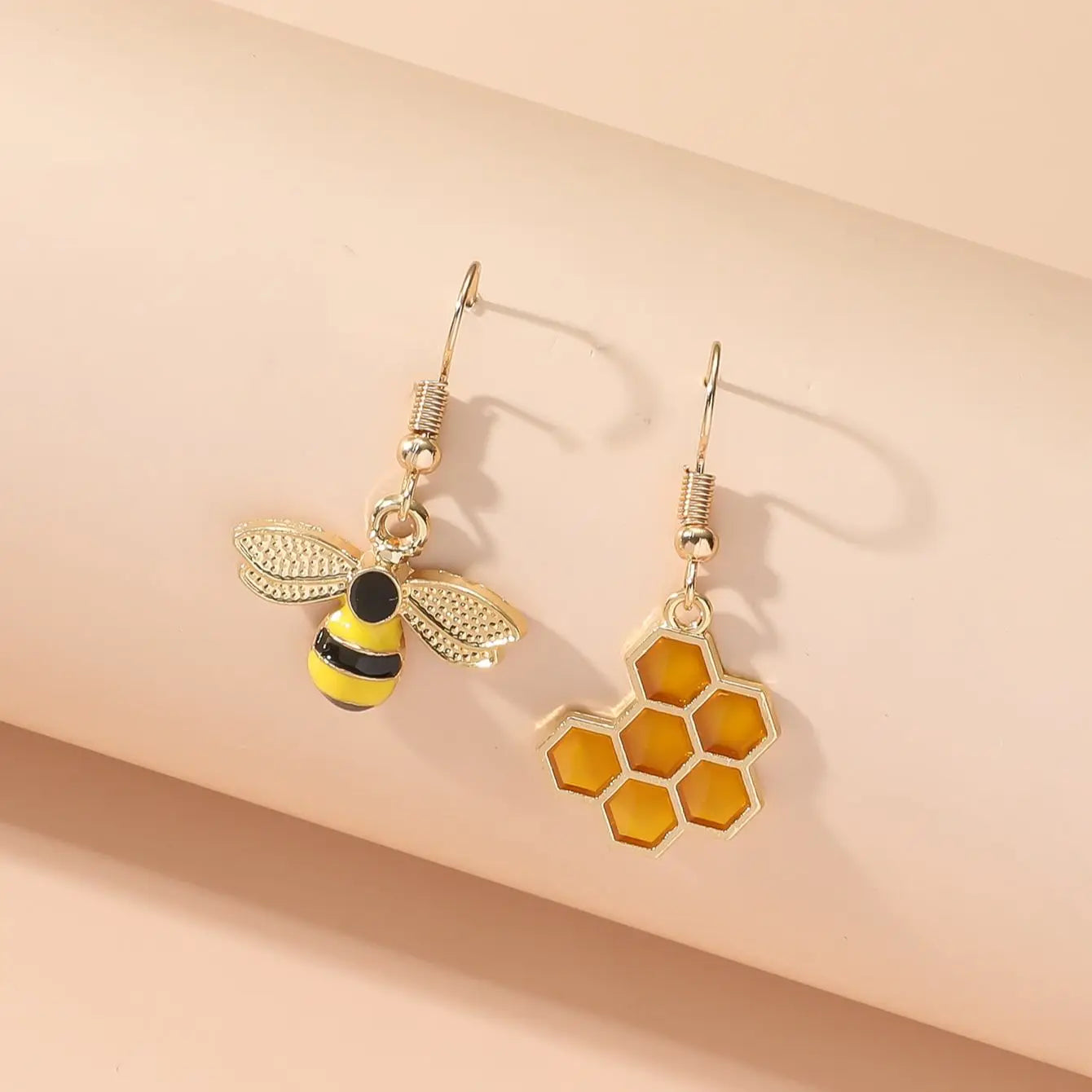 2 Pieces Insect Yellow Bee Earrings Women Simple Fashion Casual Pendant Bee Earrings-Dollar Bargains Online Shopping Australia