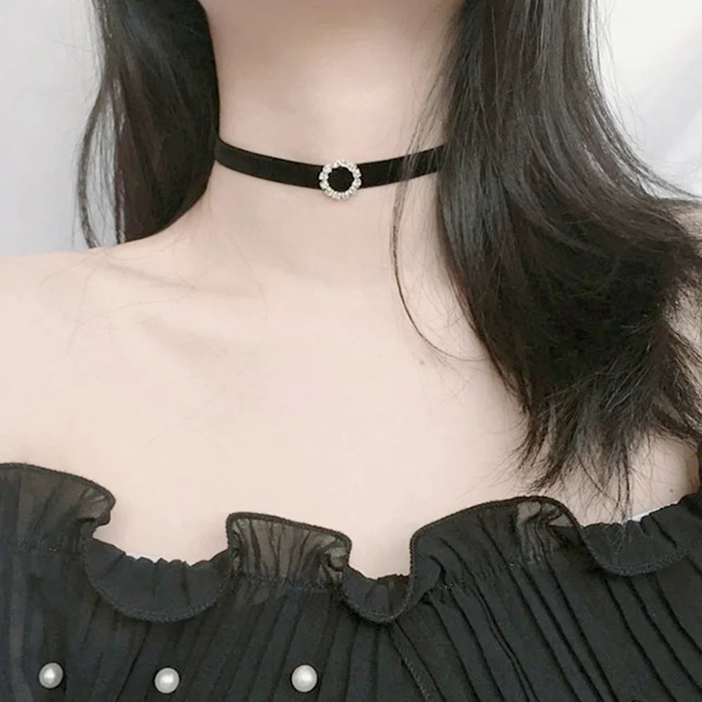 Korean Fashion Black Leather Velvet Choker Necklace Punk Gothic Jewelry Chockers Vintage Goth Necklace for Women Gifts Collier