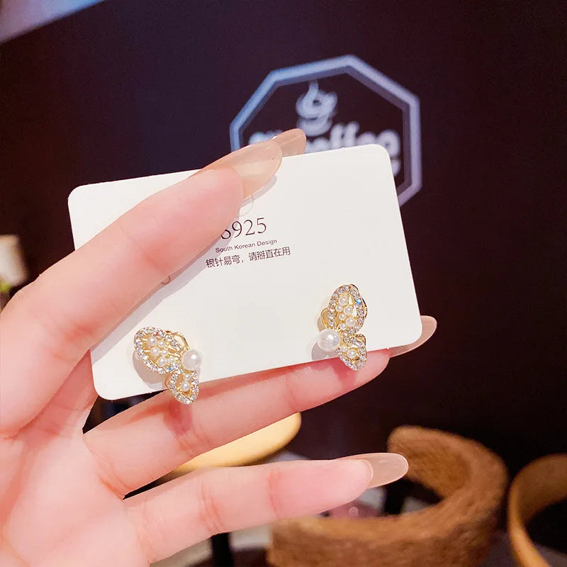 Personality Butterfly Golden Earrings Women Temperament Imitation Pearl Inlaid Rhinestones Shiny Earrings