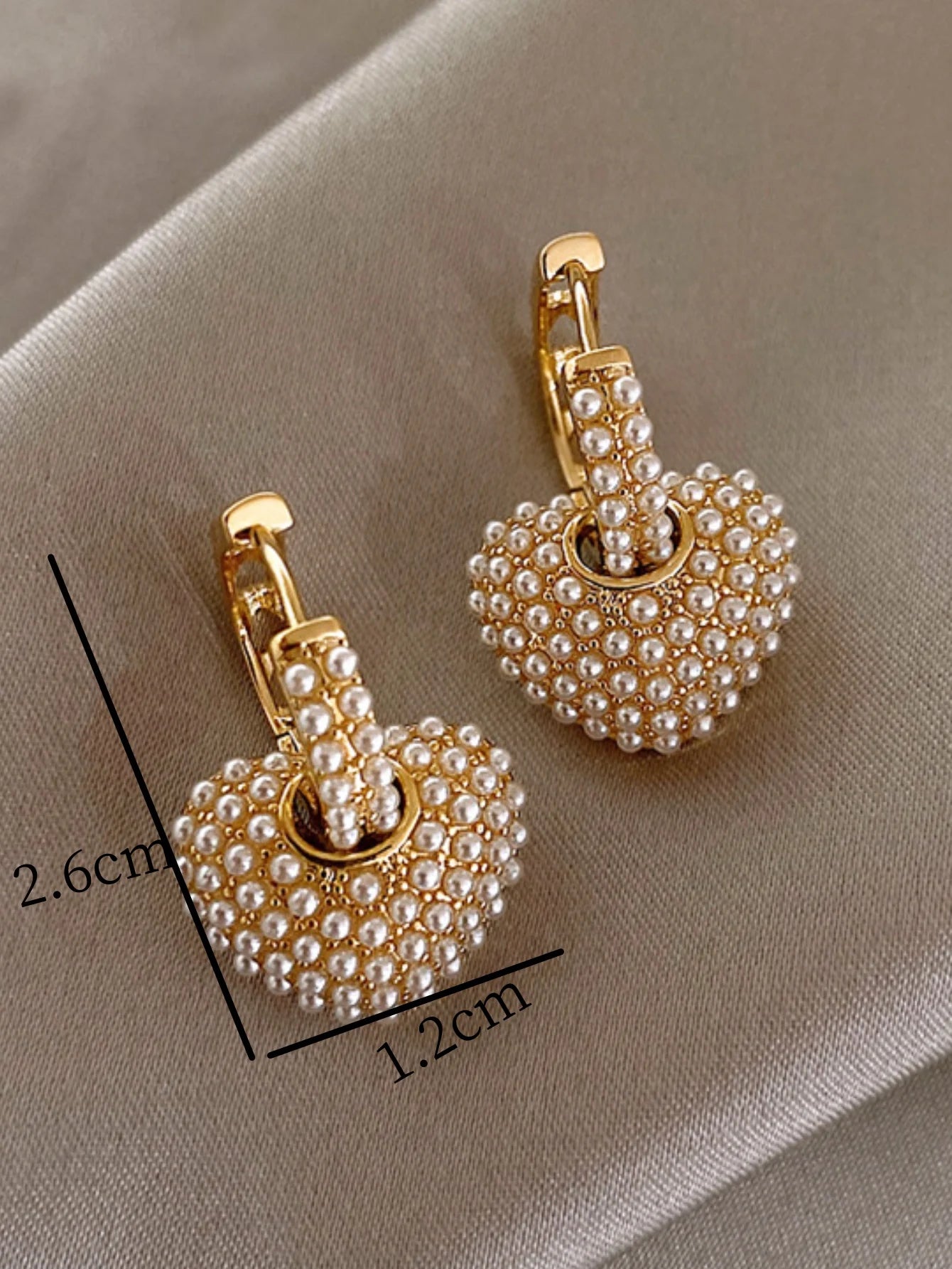 2pcs retro fashion peach heart studded with pearl women's earrings