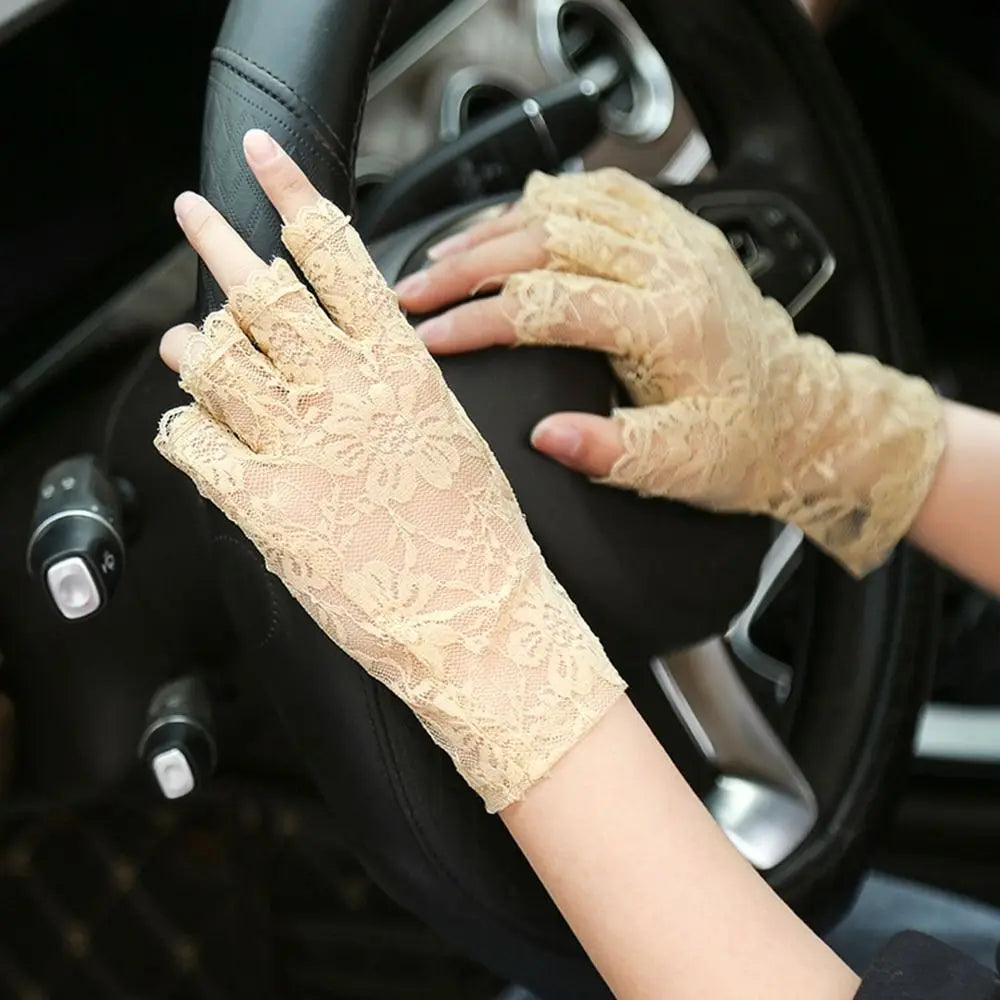 Women Sexy Dressy Lace Gloves Sunscreen Short Gloves Fingerless Lace Driving Gloves Summer Mittens Wedding Accessories