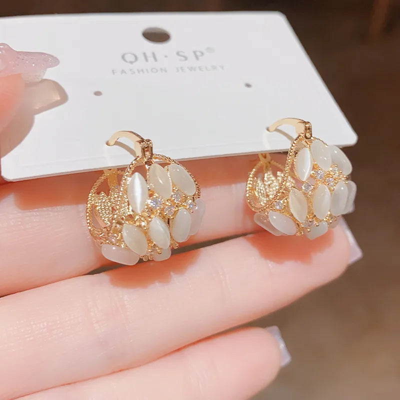 White Shell Flower Pearl Stud Earrings For Women Ball Double Side Elegant Earrings set Exquisite Vintage Fashion Jewelry-Dollar Bargains Online Shopping Australia