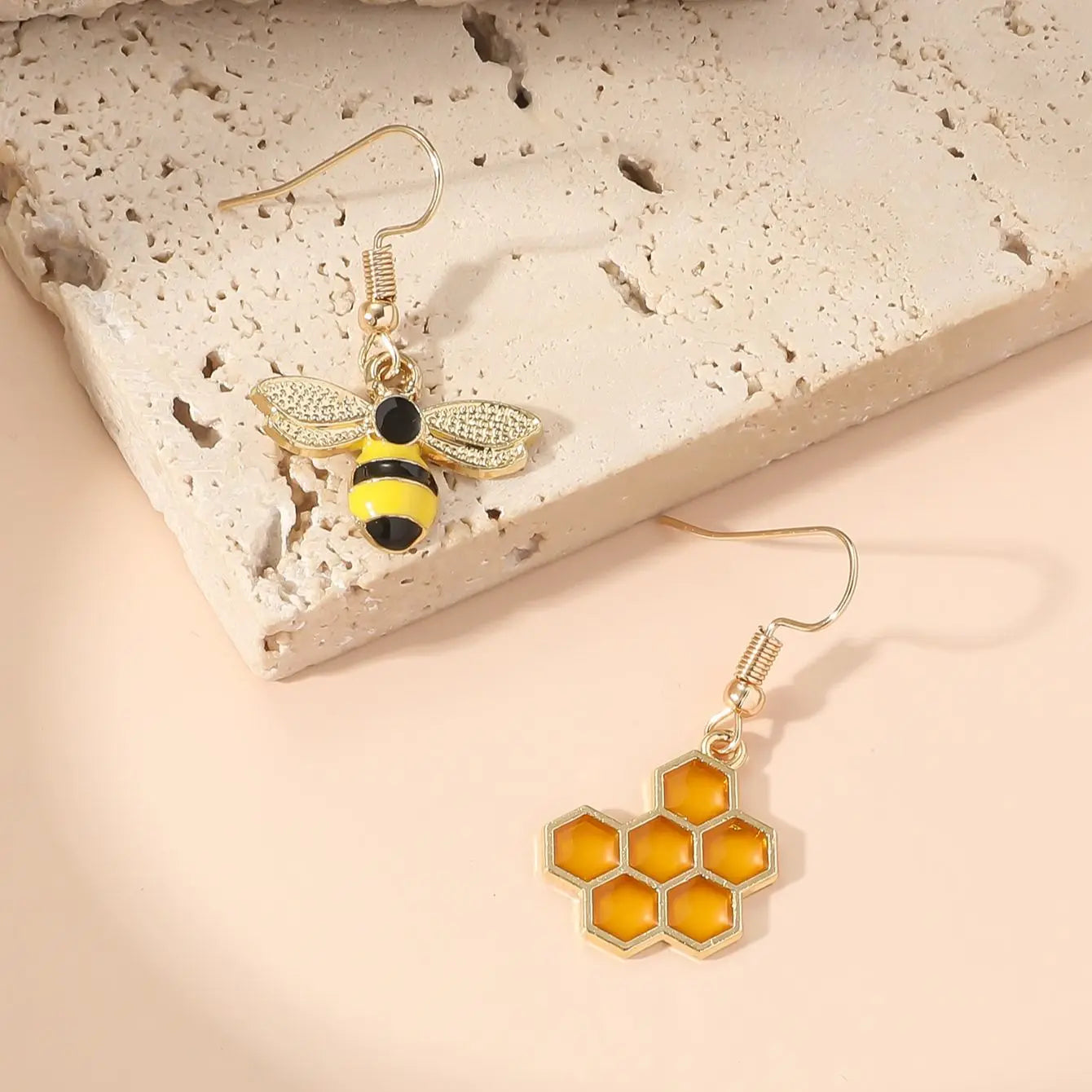 2 Pieces Insect Yellow Bee Earrings Women Simple Fashion Casual Pendant Bee Earrings-Dollar Bargains Online Shopping Australia