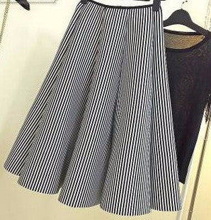 Restore ancient ways in the of long space cotton in the black and white vertical stripes skirts